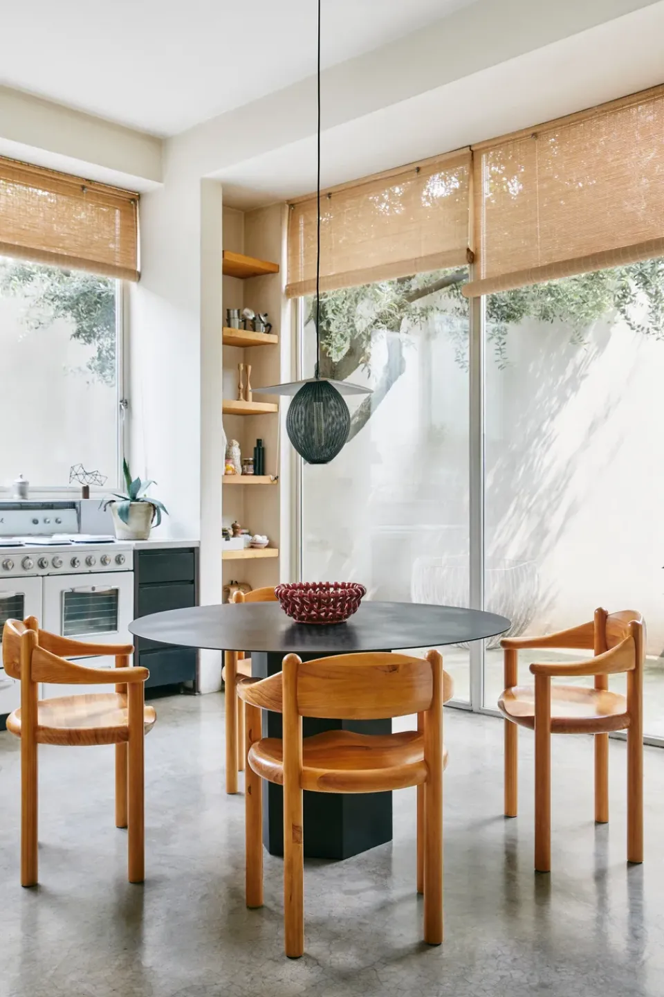 Silla con reposabrazos Daumiller, Golden pine*GUBI Hot