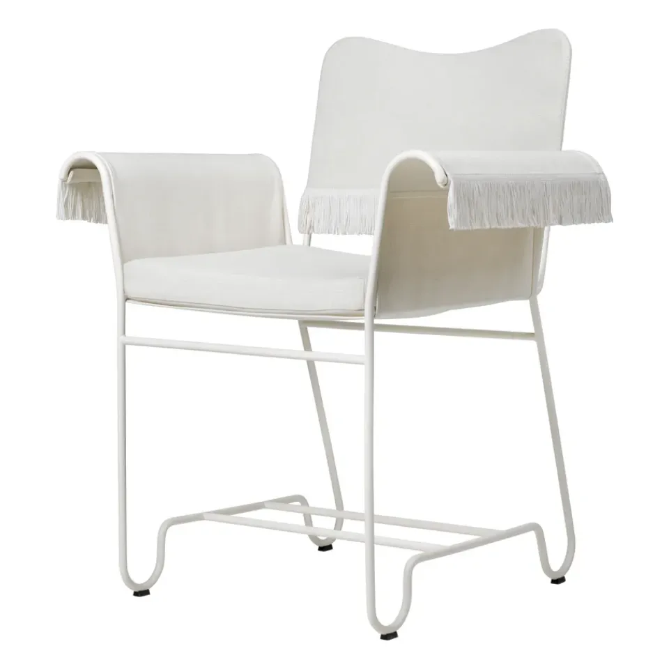 Silla con reposabrazos Tropique con flecos, White semi matt-Leslie 06*GUBI Best