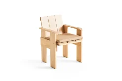 Silla de comedor Crate con reposabrazos en pino lacado, Pino lacado al agua*HAY Sale