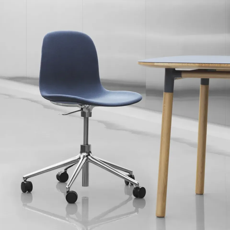 Silla de oficina Form chair swivel 5W, , aluminio , ruedas*Normann Copenhagen Clearance
