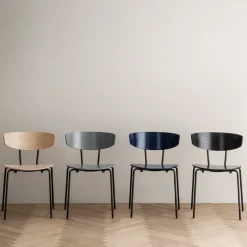 Silla Herman, Walnut, base de acero en color negro*Ferm Living Outlet