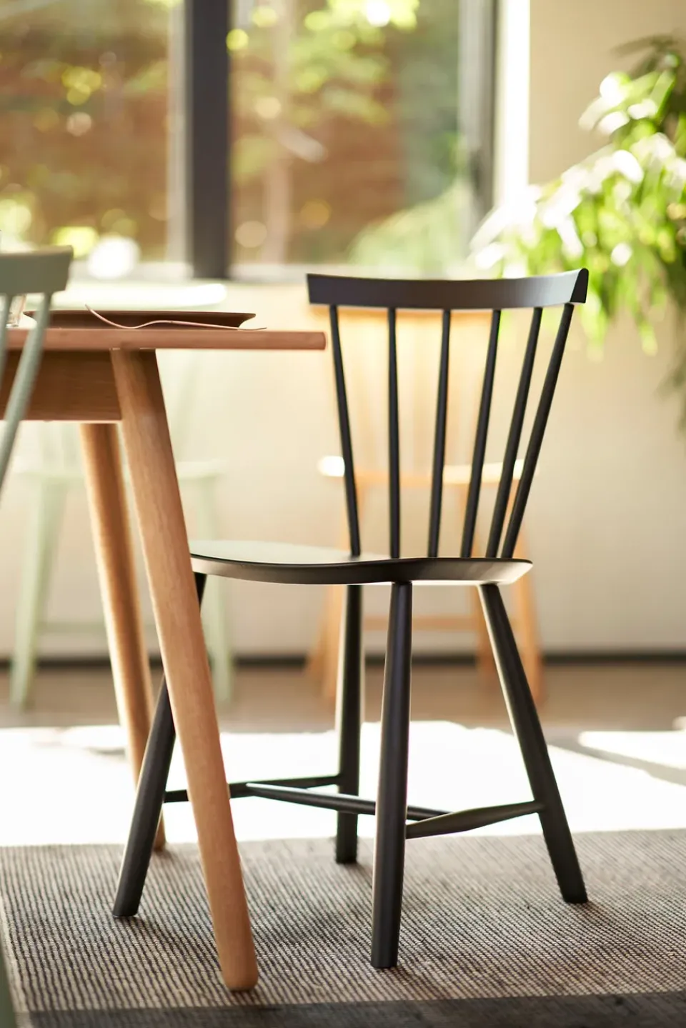 Silla J46, Beech black painted*FDB Møbler