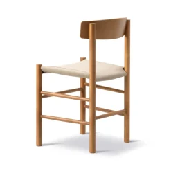 Silla J39, Haya lacada vintage - canvas natural*Fredericia Furniture Online