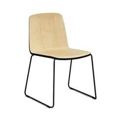 Silla Just, Fresno, chapa, canto negro, estructura negra*Normann Copenhagen Clearance