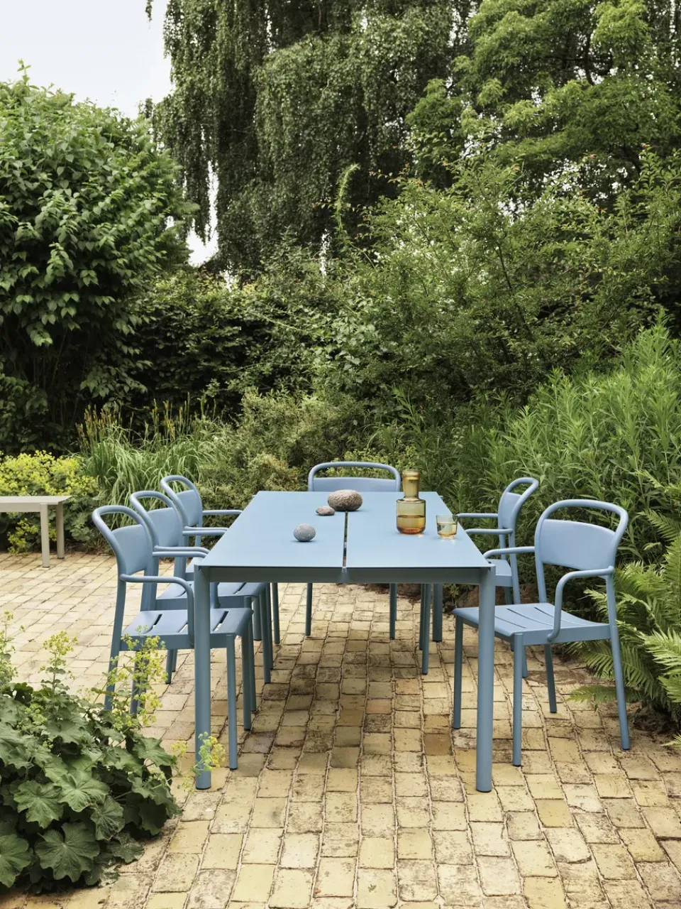 Silla Linear steel armchair, Pale blue*Muuto