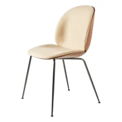 Silla tapizada de nogal Beetle, Negro cromado-Flair 134*GUBI Outlet
