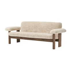 Sofá Brasilia 2 plazas, Walnut-Nature sheepskin curly*Audo Copenhagen Hot