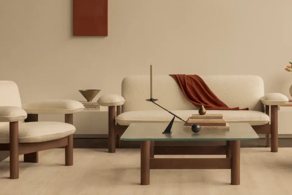 Sofá Brasilia 2 plazas, Walnut-Nature sheepskin curly*Audo Copenhagen Hot