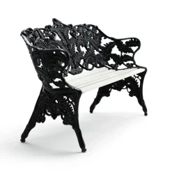 Sofá Classic, Pino lacado , soporte negro*Byarums bruk Online