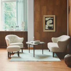 Sofá de 2,5 plazas Ingeborg, Piel de oveja sahara, patas roble ahumado*Audo Copenhagen Sale