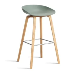 Taburete alto About a Stool 32 con base de roble lacado 2.0, Fall green-soporte de acero inoxidable*HAY Hot