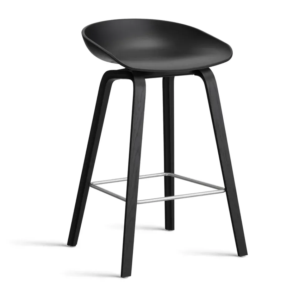 Taburete bajo About a Stool 32 con base de roble 2.0, Soporte de acero inoxidable*HAY Best