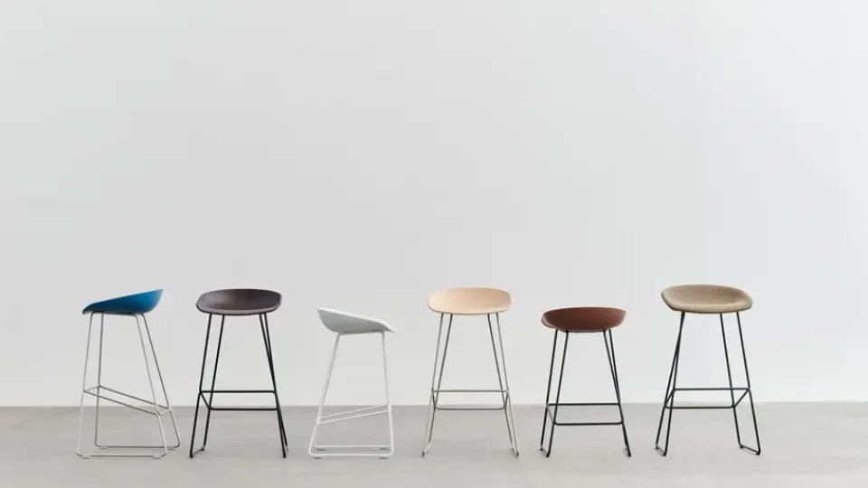Taburete bajo About a Stool 38, 2.0, Crema melange-estructura de acero*HAY Outlet