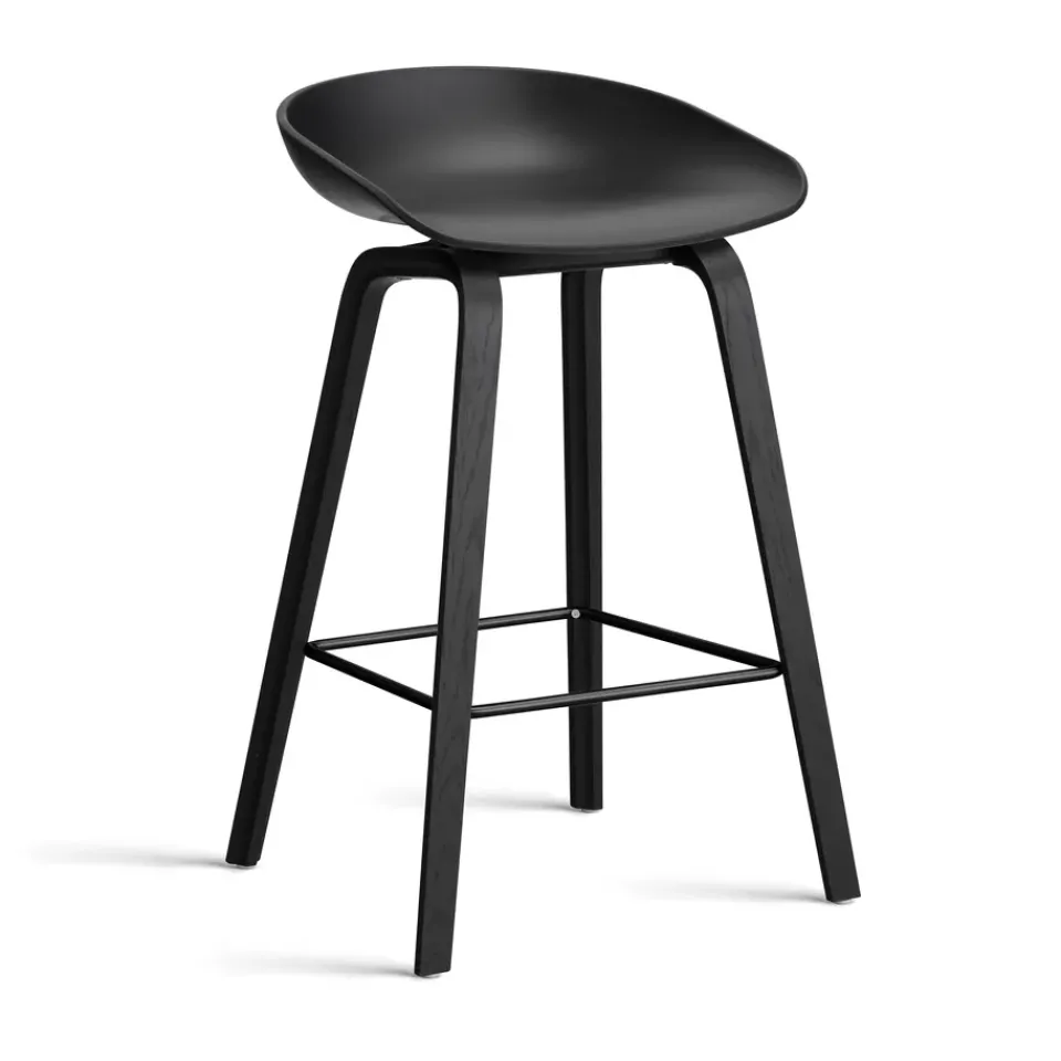 Taburete bajo About a Stool 32 con base de roble 2.0, - soporte de acero*HAY New