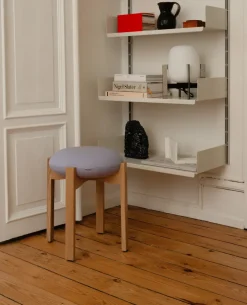Taburete bajo Pioneer, Vidar 723 - roble lacado*Fredericia Furniture Hot