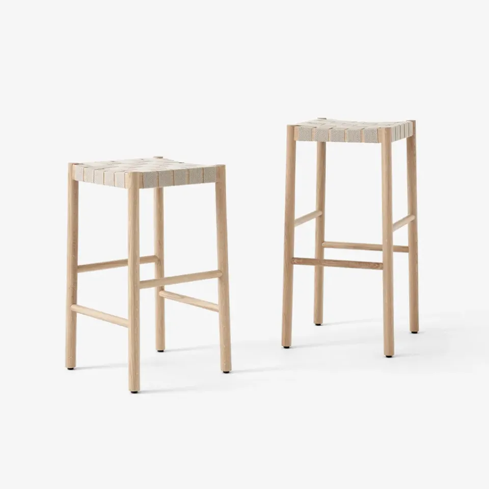 Taburete bar Betty TK8, Black, asiento de banda de lino trenzada natural*&Tradition