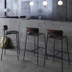 Taburete bar Pavilion AV9, Black, base de acero*&Tradition Hot