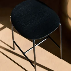 Taburete bar Pavilion AV37 68 cm, Black-black lacquered oak*&Tradition Outlet