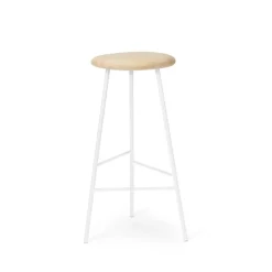 Taburete bar Pebble, Fresno aceitado, altura 75, base blanca*Warm Nordic Hot