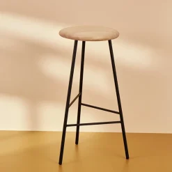 Taburete bar Pebble, Fresno aceitado, altura 75, base blanca*Warm Nordic Hot