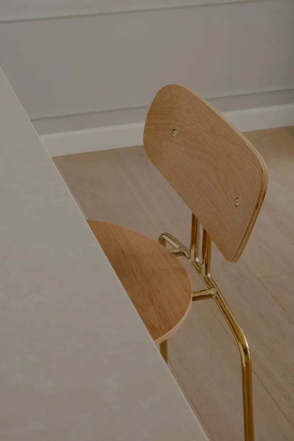 Taburete Curious 75 cm, Oak-brass*Umage Best