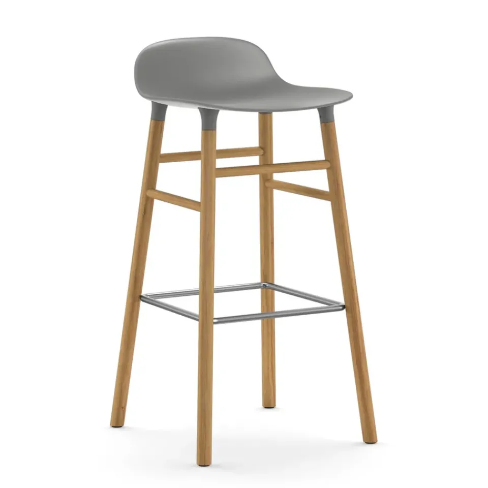 Taburete de bar con patas de roble Form ,*Normann Copenhagen Hot