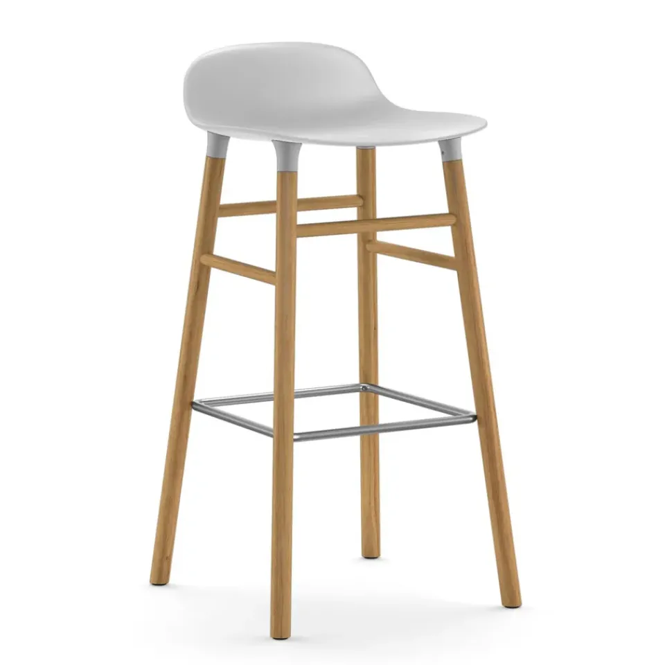 Taburete de bar con patas de roble Form ,*Normann Copenhagen Hot