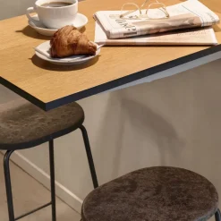 Taburete de bar Earth, Coffee, altura 69, estructura de acero negro*Mater New