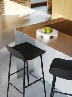 Taburete de bar Form Chair con patas de metal,*Normann Copenhagen Clearance