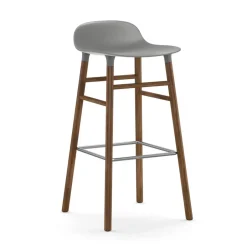Taburete de bar Form Chair con patas de nogal,*Normann Copenhagen Outlet