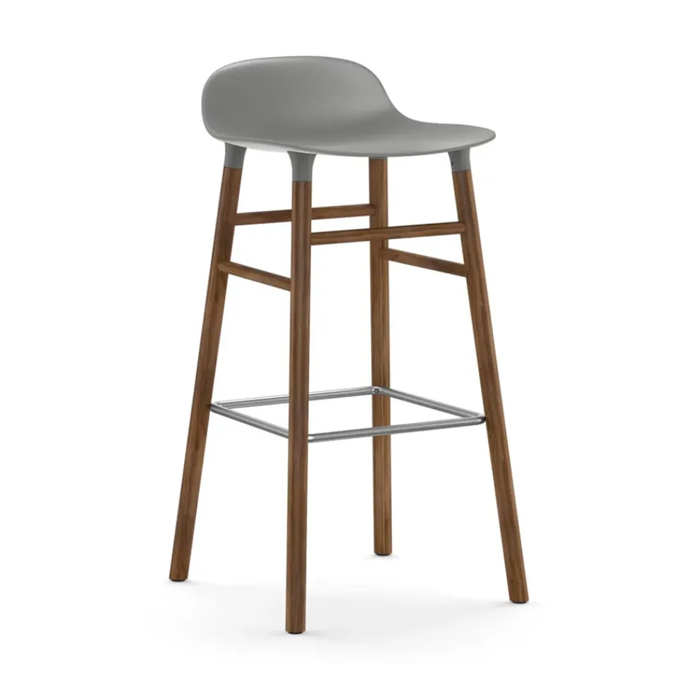 Taburete de bar Form Chair con patas de nogal,*Normann Copenhagen Outlet
