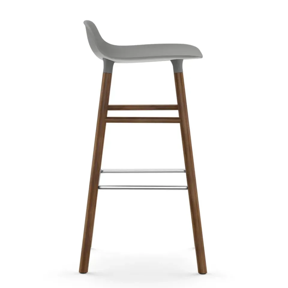Taburete de bar Form Chair con patas de nogal,*Normann Copenhagen Outlet