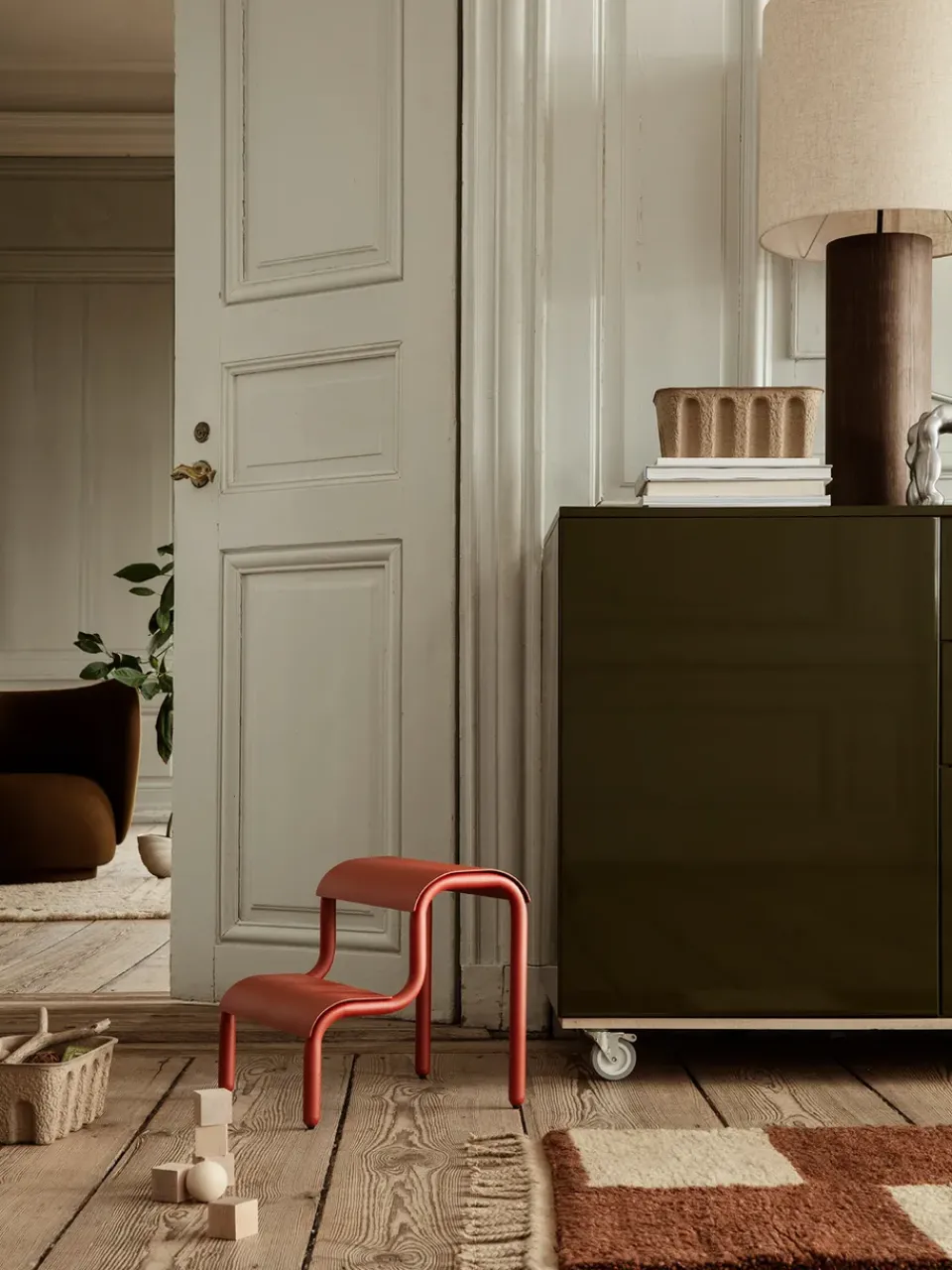 Taburete escalera Up, Poppy Red*Ferm Living Outlet
