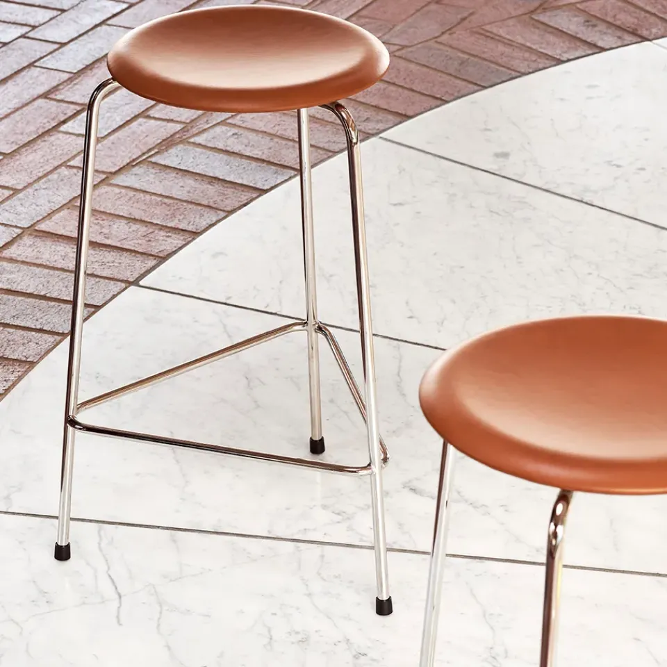 Taburete High Dot cuero, Walnut*Fritz Hansen Best