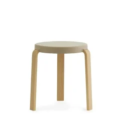 Taburete Tap, Sand, patas de roble*Normann Copenhagen Clearance