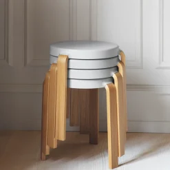 Taburete Tap, Sand, patas de roble*Normann Copenhagen Clearance