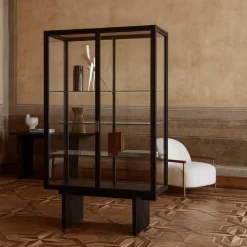 Vitrina Private, Vidrio, marrón-roble teñido de negro*GUBI Best