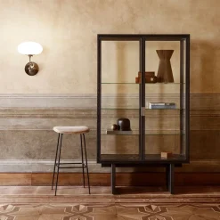 Vitrina Private, Vidrio, marrón-roble teñido de negro*GUBI Best